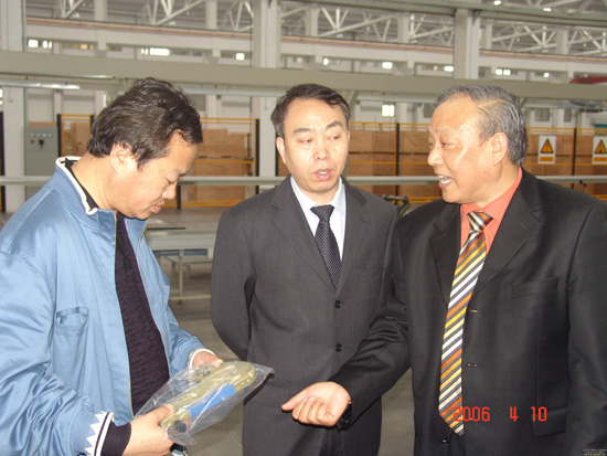 中國(guó)紡織報(bào)社長(zhǎng)遲宗君、副主編張澤華視察我司